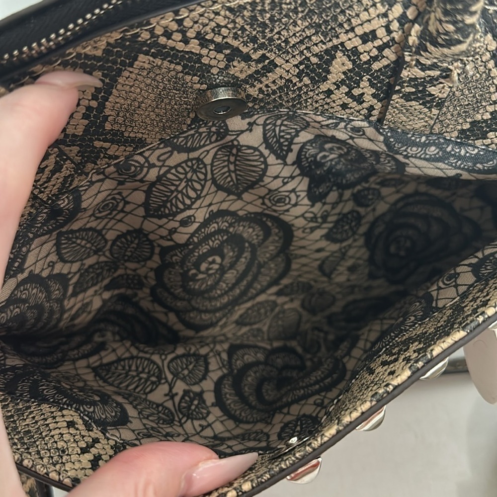 Carlos Santana 2 pc Purse and Wristlet snake print - Picture 6 of 16
